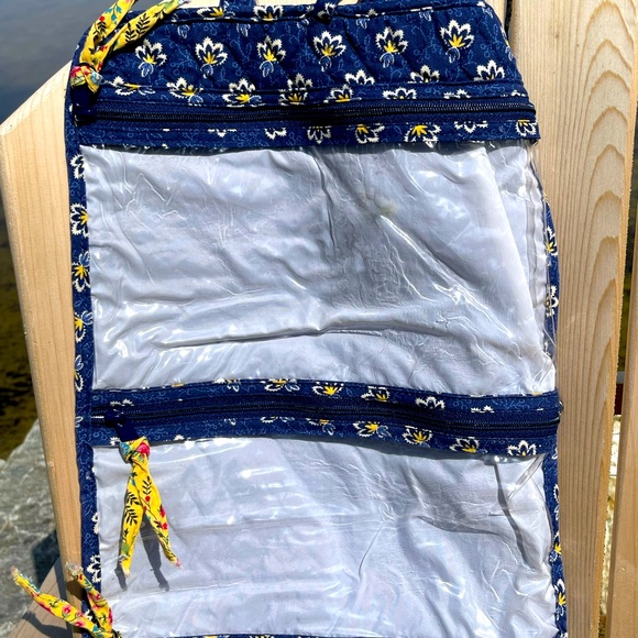 💋Vera Bradley travel organizer - Picture 3 of 5